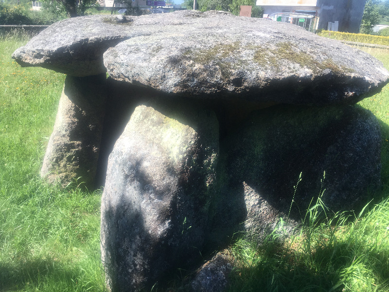 dolmen_de_cabaleiros_lateral.JPG